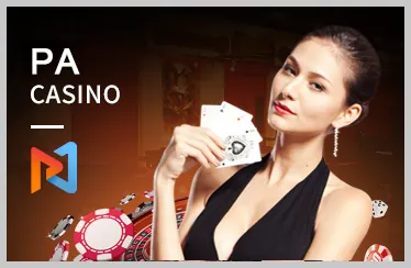 Bánh xe Roulette quay tròn với chip đặt cược